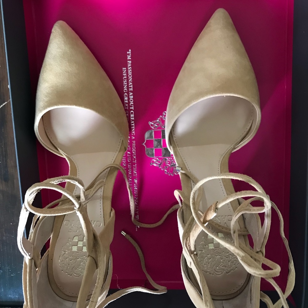 Vince Camuto Bellamy Tie Top Point-Tor Shoe